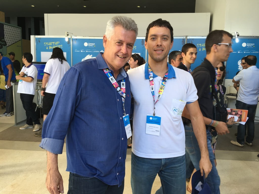 Governador do DF visita o estande da Acvida na Campus Party