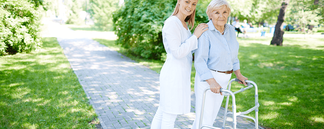 Andadores para idosos, diferenças e características | Acvida Cuidadores