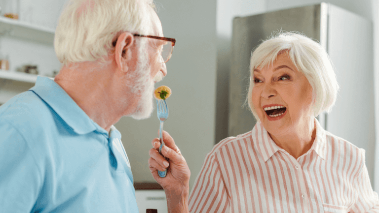 Engasgo em idosos: o que fazer 
